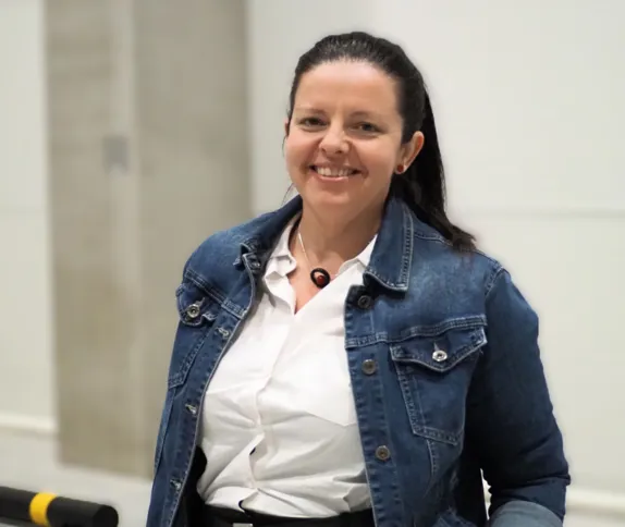 Veronika, HR generalista